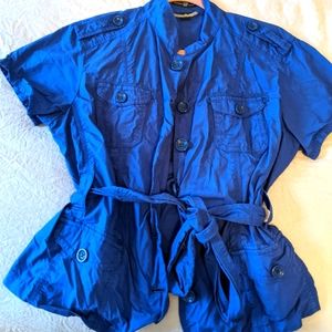 Gap Belted Top, Size M, good used condition.